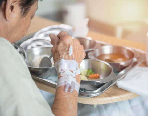 Alimentazione per persone anziane: linee guida