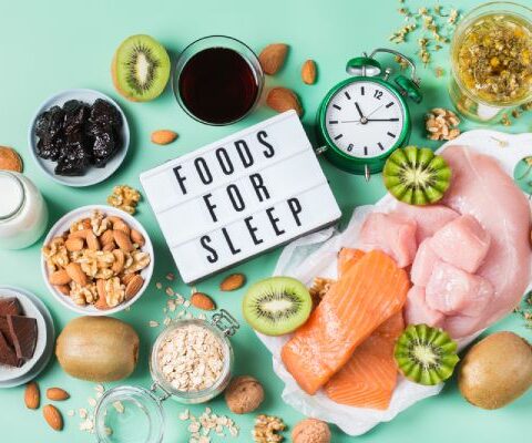 Alimentazione e sonno: i cibi che aiutano a dormire meglio